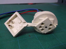 Hussmann HMD-0430113-W White 5pin refrigeration 10 shelf receptacle with cover c