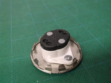Leviton LH0098 13519 non-shunted, G13 medium bipin, For T8-T12 fluorescents or L