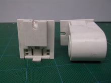2 LH0163 tombstone lamp holder RDC R17d nonshunted stationary (female) end push