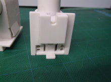 2 LH0164 tombstone lamp holder RDC R17d nonshunted plunger(male) end push fit o