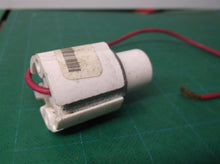 Leviton LH0121 (452) Fa8 single pin slimline fluorescents or LED butt mount spri