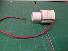 Leviton LH0121 (452) Fa8 single pin slimline fluorescents or LED butt mount spri