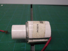 Leviton LH0121 (452) Fa8 single pin slimline fluorescents or LED butt mount spri