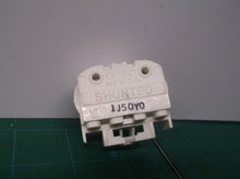 LEVITON 13454 2G11 Base 4 pin Twin Tube Fluorescent Lampholder Horizontal Snap-I