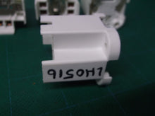 4 Edwin Gaynor LH0516 (285-Q5) 57w GX24q-5 4 pin CFL lamp holder with vertical f
