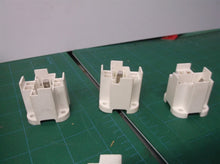 4 Edwin Gaynor LH0517 (285-Q6) 75w GX24q-6 4 pin CFL lamp holder with vertical f
