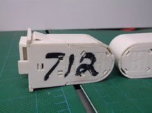 2 HH Fluorescent LH0712 (1-700-72780) Unshunted stationary end HO/VHO socket w/