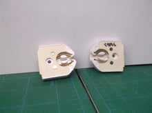 2 HH Fluorescent LH0539 (1-726W-9) Fiber Unshunted, T8-T12 lamp holder with un-t
