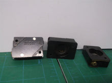 3 Bryant 4309 660W 250V 2 Pin Florescent Starter Lamp Holder Socket