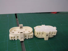 2 BJB Electric LP LH0655 (26.726.4840) 2G11 base lamp holder with two hole horiz
