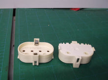 2 BJB Electric LP LH0655 (26.726.4840) 2G11 base lamp holder with two hole horiz