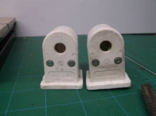 2 Leviton LH0161 (2535) tombstone socket, shunted, stationary (female) end, push