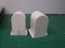 2 Leviton LH0161 (2535) tombstone socket, shunted, stationary (female) end, push