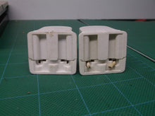 2 Leviton LH0161 (2535) tombstone socket, shunted, stationary (female) end, push