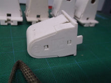 5 PASS & SEYMOUR/PPP FLUORESENT LAMPHOLDER (2537) tombstone socket, shunted, sta