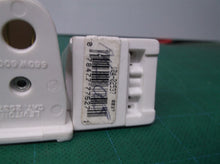 4 Leviton LH0595 (2537) tombstone socket, shunted, stationary (female) end, push