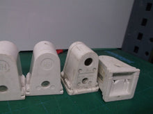 8 HH Fluorescent LH0595 (2537) tombstone socket, shunted, stationary (female) en