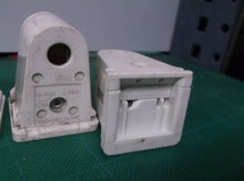 8 HH Fluorescent LH0595 (2537) tombstone socket, shunted, stationary (female) en