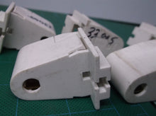 6 DM 38-27 LH0161 tombstone socket, shunted, stationary (female) end, push fit