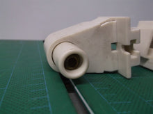 2 PASS & SEYMOUR/PPP FLUORESENT LAMPHOLDER (2536) Fa8, slimline, single pin, fle