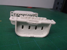 2 Edwin Gaynor LH0173 (286-SC) non-shunted, 4-pin CFL 2G11 base, horizontal