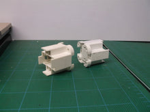 2 Edwin Gaynor LH0172 (285-D3) 2-pin CFL lamp holder/socket that has a four-hole