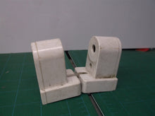 2 HH Fluorescent LH0126 (1-214) Shunted, screw down, tombstone, stationary sliml