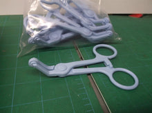8 CLAMP TOWEL HOBBY CRAFT HOLDING CURVED PLASTIC BLUE 4" OAL