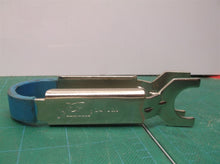 SharkBite 3/4 in. Push-to-Connect Fitting Stainless Steel Disconnect Tong