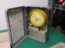 TIME SWITCH INTERMATIC INDUSTRIAL GRADE CONTROL T1905