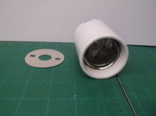 Leviton LH0479 (8694-404) E39, 4kv pulse rated, HID lamp holder with captive scr