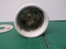 Leviton LH0479 (8694-404) E39, 4kv pulse rated, HID lamp holder with captive scr
