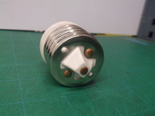 WE LH0404 Mogul E39 to Medium base E26 4kv pulse rated lampholder reducer