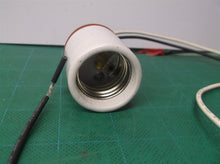 Sunlite LH0407 E26/E27 medium base incandescent socket with an 1/8IPS cap and 2