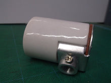 Sunlite LH0417 (l10091) E26/E27 med base socket with 1/8IPS side bushing mntng a