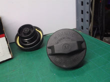 2 Gates 31832 OE Equivalent Fuel Tank Caps
