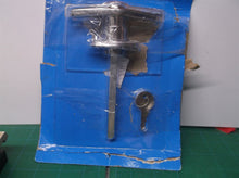 EVERBILT: T Locking HANDLE WITH KEY 5/16 IN SQ SHAFT