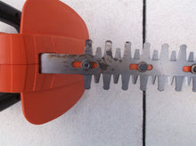 Black & Decker HH2455 3.3 Amp 24" Electric HEDGE TRIMMER W/Rotating Handle