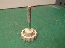 TTI080027003003 KNOB TRACKING for a BD4601G Belt and Disc Sander
