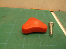 ~15/64 square carriage bolt craftsman? Knob