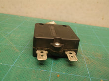 w58-xb1a4a-7 siemens 7a 2 pole Panel Mount Circuit Breaker