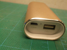 Model SL074 item 2746 power bank 1000mAh & charge cable no ear buds