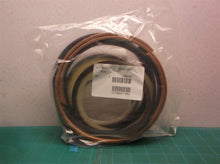 14589137 Boom Cylinder Seal Kit Fit Volvo EC290B EC290C 110.00 x 170.00