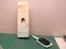 Curl Define Styling Brush