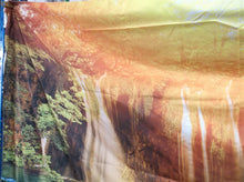 Swan waterfall back drop 70.8 x 90.5x