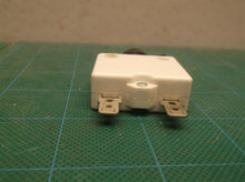 MECHANICAL PRODUCTS 1600144150 CIRCUIT BREAKER 15AMP 1POLE 250VAC