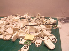 Large assortment of tombstone connectors