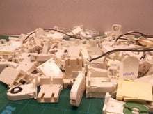 Large assortment of tombstone connectors