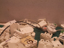 Large assortment of tombstone connectors