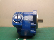 CASE HYDRAULIC PUMP 350 DOZER R24623 New old stock Opened inspected 24509-LBP